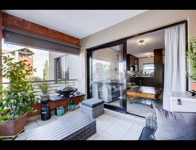 1 BEDROOM APARTMENT FOR SALE IN LONEHILL